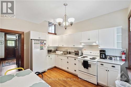 347 St Patrick Street, Ottawa, ON - Indoor Photo Showing Kitchen