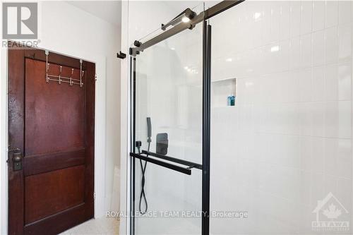 347 St Patrick Street, Ottawa, ON - Indoor Photo Showing Bathroom