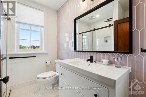 347 St Patrick Street, Ottawa, ON - Indoor Photo Showing Bathroom