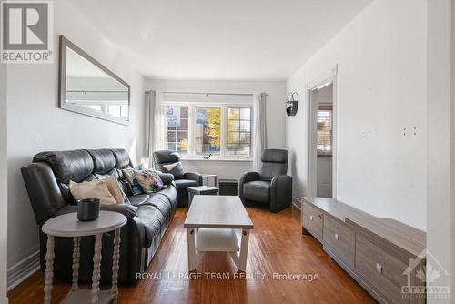 495 St Patrick Street, Ottawa, ON - Indoor Photo Showing Living Room