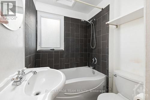 495 St Patrick Street, Ottawa, ON - Indoor Photo Showing Bathroom