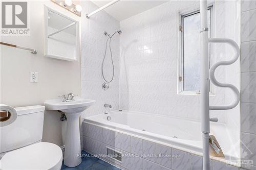 203 St Patrick Street, Ottawa, ON - Indoor Photo Showing Bathroom