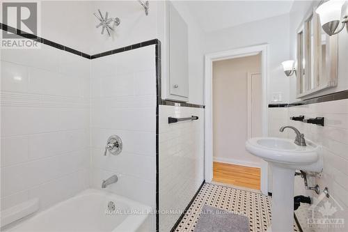 181 Northwestern Avenue, Ottawa, ON - Indoor Photo Showing Bathroom