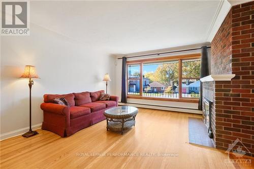 181 Northwestern Avenue, Ottawa, ON - Indoor Photo Showing Living Room