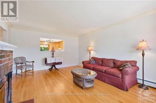 181 Northwestern Avenue, Ottawa, ON - Indoor Photo Showing Living Room