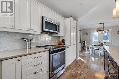 237 Kennedy Road, Greater Madawaska, ON - Indoor Photo Showing Kitchen With Upgraded Kitchen