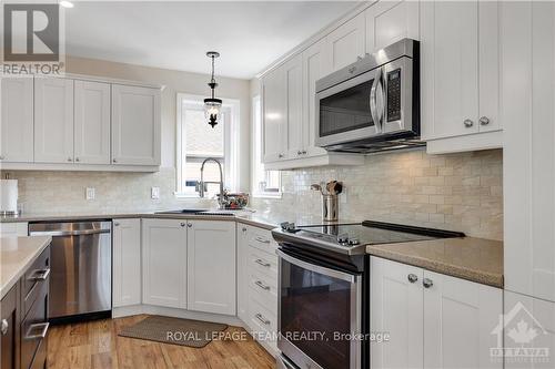 237 Kennedy Road, Greater Madawaska, ON - Indoor Photo Showing Kitchen With Upgraded Kitchen