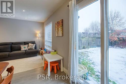 717 Paris Boulevard, Waterloo, ON - Indoor Photo Showing Living Room