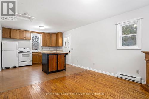 196 Erie Street W, Collingwood, ON - Indoor Photo Showing Kitchen