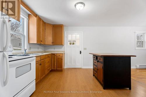 196 Erie Street W, Collingwood, ON - Indoor Photo Showing Kitchen