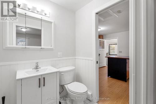 196 Erie Street W, Collingwood, ON - Indoor Photo Showing Bathroom