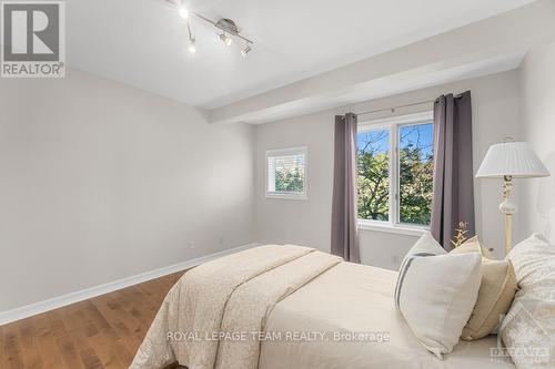 393 Mackay Street, Ottawa, ON - Indoor Photo Showing Bedroom