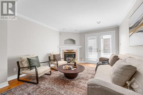 393 Mackay Street, Ottawa, ON - Indoor Photo Showing Living Room With Fireplace