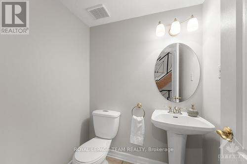 393 Mackay Street, Ottawa, ON - Indoor Photo Showing Bathroom