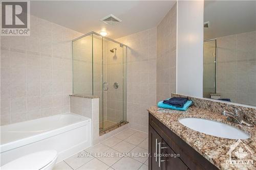 2204 - 234 Rideau Street, Ottawa, ON - Indoor Photo Showing Bathroom