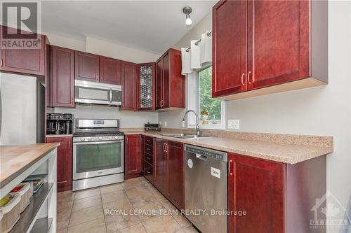 108 Sophie Lane, Merrickville-Wolford, ON - Indoor Photo Showing Kitchen With Double Sink