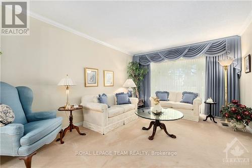 3200 County 31 Road, North Dundas, ON - Indoor Photo Showing Living Room