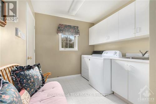 3200 County 31 Road, North Dundas, ON - Indoor Photo Showing Laundry Room