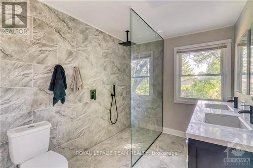 295 King Street, Mississippi Mills, ON - Indoor Photo Showing Bathroom