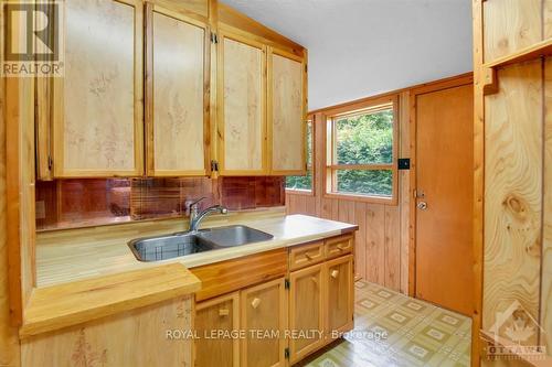 157 Anna Avenue, Ottawa, ON - Indoor Photo Showing Kitchen With Double Sink