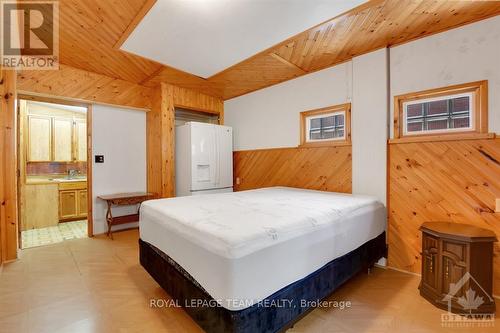 157 Anna Avenue, Ottawa, ON - Indoor Photo Showing Bedroom