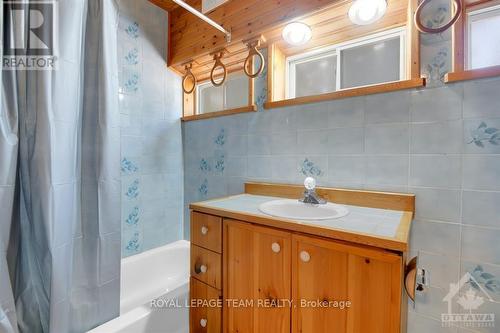 157 Anna Avenue, Ottawa, ON - Indoor Photo Showing Bathroom