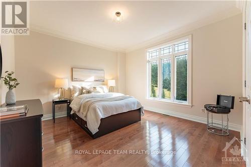 5422 Wadell Court, Ottawa, ON - Indoor Photo Showing Bedroom