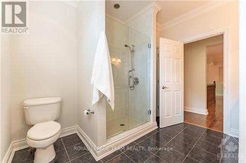 5422 Wadell Court, Ottawa, ON - Indoor Photo Showing Bathroom