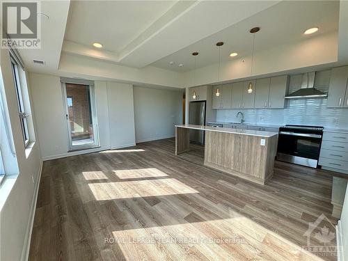 902 - 93 Norman Street, Ottawa, ON - Indoor Photo Showing Kitchen