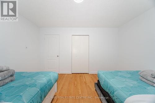 4062 Dunmow Crescent, Mississauga, ON - Indoor Photo Showing Bedroom