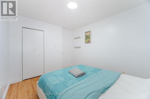 4062 Dunmow Crescent, Mississauga, ON - Indoor Photo Showing Bedroom