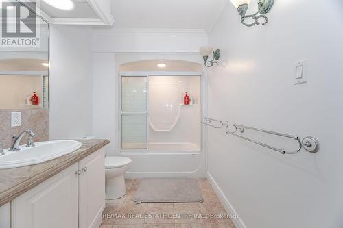 4062 Dunmow Crescent, Mississauga, ON - Indoor Photo Showing Bathroom