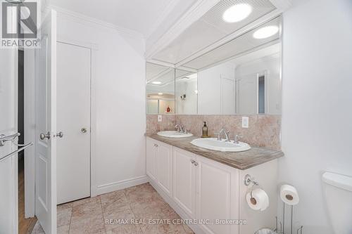 4062 Dunmow Crescent, Mississauga, ON - Indoor Photo Showing Bathroom