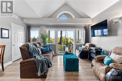 K - 1119 Stittsville Main Street, Ottawa, ON - Indoor Photo Showing Living Room