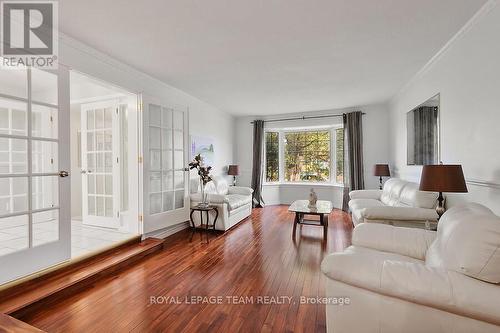 1901 Montereau Avenue, Ottawa, ON - Indoor Photo Showing Living Room