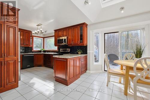 1901 Montereau Avenue, Ottawa, ON - Indoor Photo Showing Kitchen