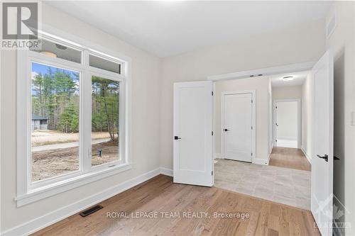 1166 Jamieson Lane, Horton, ON - Indoor Photo Showing Other Room