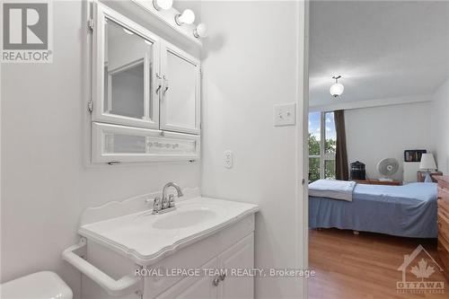 502 - 1025 Richmond Road, Ottawa, ON - Indoor Photo Showing Bathroom