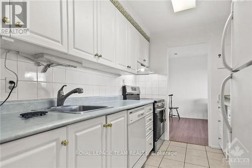 502 - 1025 Richmond Road, Ottawa, ON - Indoor Photo Showing Kitchen