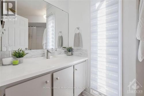 42 Compata Way, Ottawa, ON - Indoor Photo Showing Bathroom