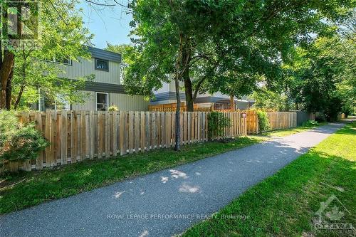 42 Compata Way, Ottawa, ON - Outdoor