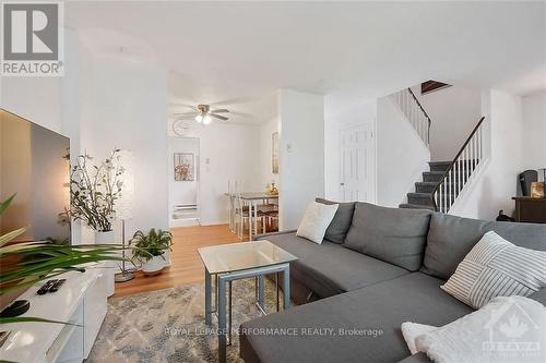 42 Compata Way, Ottawa, ON - Indoor Photo Showing Living Room