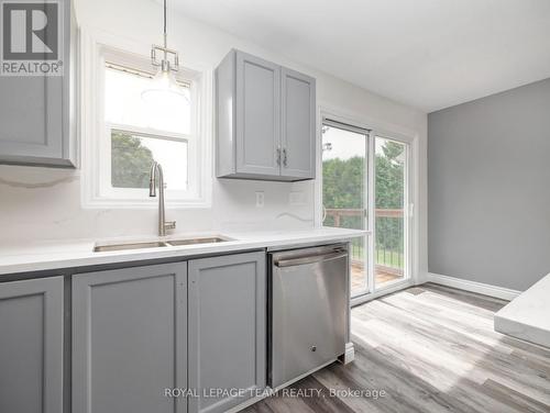 5702 First Line Road, Ottawa, ON - Indoor Photo Showing Kitchen With Double Sink