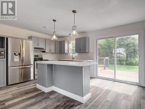 5702 First Line Road, Ottawa, ON - Indoor Photo Showing Kitchen With Upgraded Kitchen