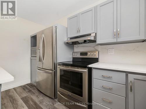 5702 First Line Road, Ottawa, ON - Indoor Photo Showing Kitchen