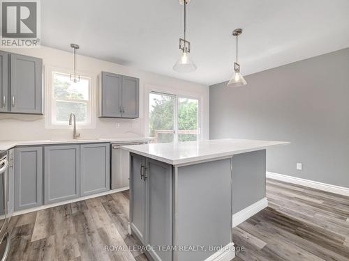 5702 First Line Road, Ottawa, ON - Indoor Photo Showing Kitchen With Upgraded Kitchen