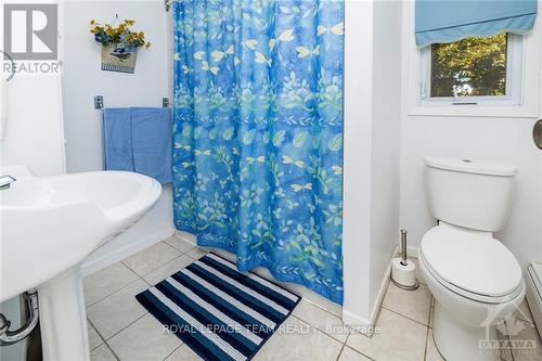 2689 Derby Street, Ottawa, ON - Indoor Photo Showing Bathroom