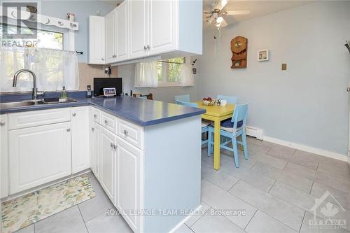 2689 Derby Street, Ottawa, ON - Indoor Photo Showing Kitchen With Double Sink