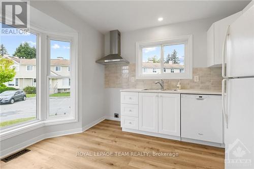 90 Mcdermot Court, Ottawa, ON - Indoor Photo Showing Kitchen With Double Sink