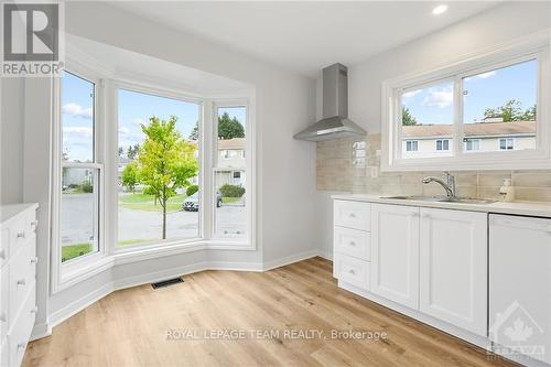 90 Mcdermot Court, Ottawa, ON - Indoor Photo Showing Kitchen